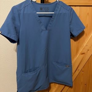 Figs Casma 3 pocket top